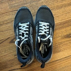 Brooks Levitate GTS 5 — size 9.5 women’s